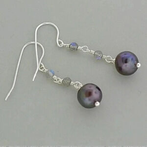 Black Pearl earring, Labradorite Gemstone, Gifted To The Press, Dangle Earrings